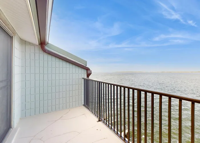 Pintail Point Unit 305 Apartment *
