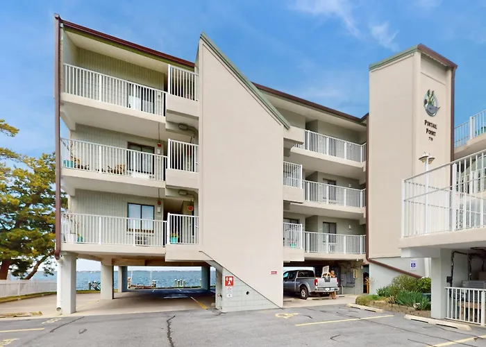 Apartment Pintail Point Unit 305 *